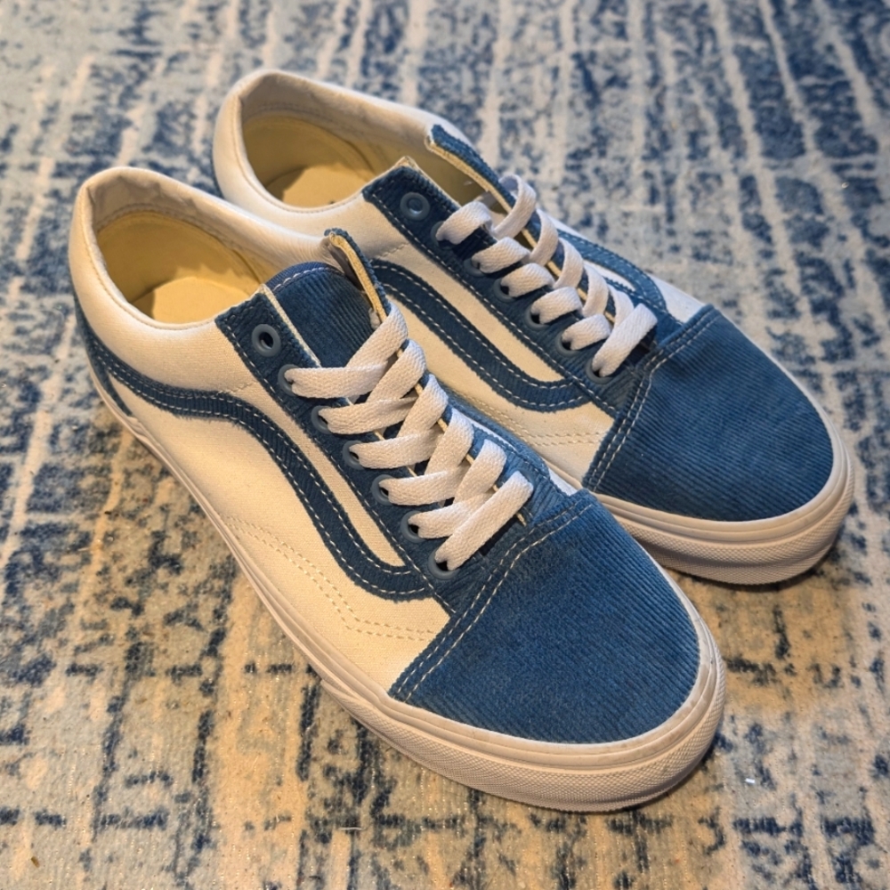 Cream and Light-Blue Classic Old-Skool Vans